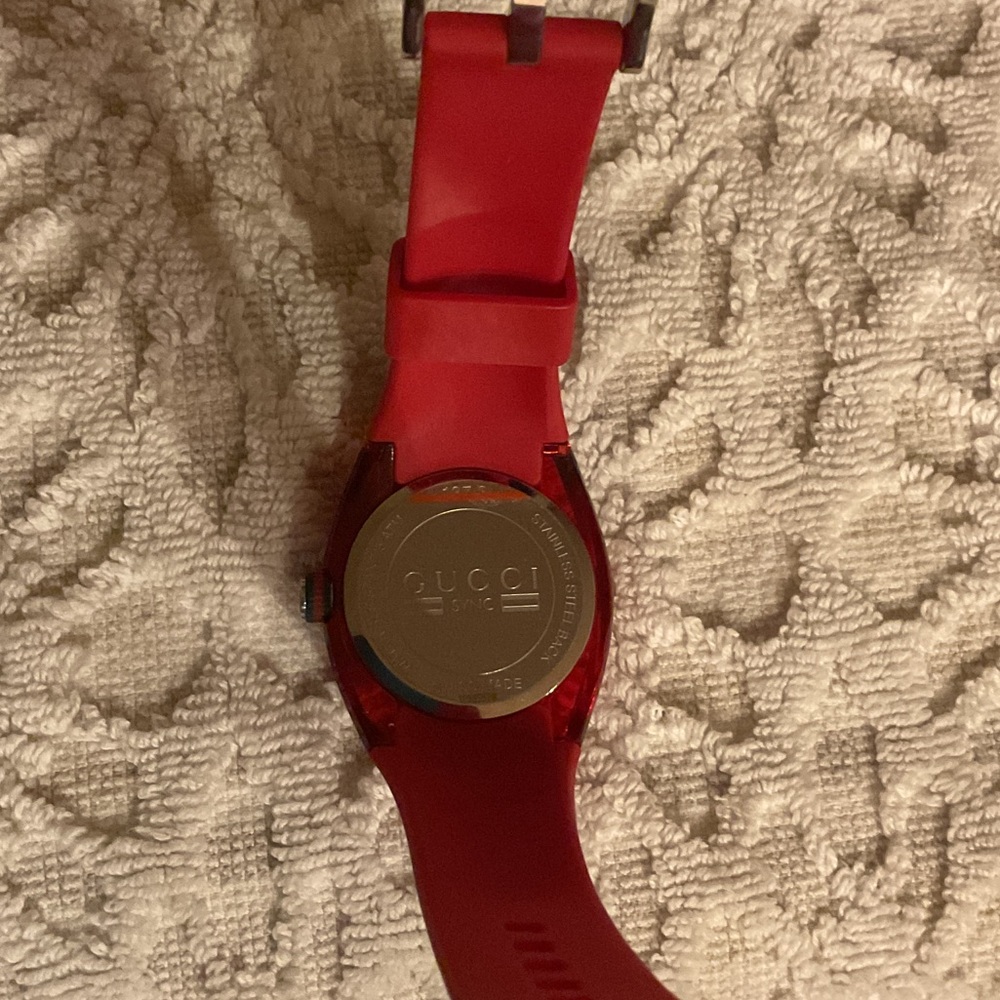 Gucci Red Dial with Gold Trim Watch - Picture 6 of 6